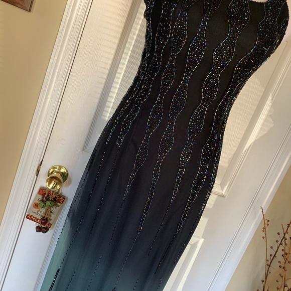 Je Matadi Prom Dress - Picture 2 of 8
